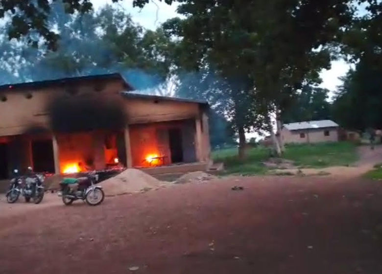 Bénin : il incendie son propre commissariat pour effacer les traces d’un vol